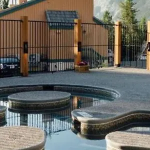 Hotel Douglas Fir &